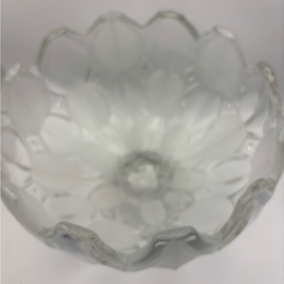 Vintage Crystal Elegant Clear Glass Decorative Bowl - Picture 4 of 8